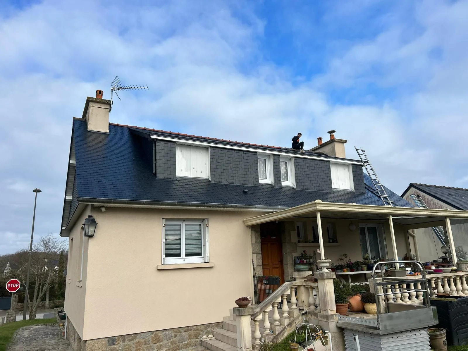 Maison entièrement rénovée — toiture et façade neuves
