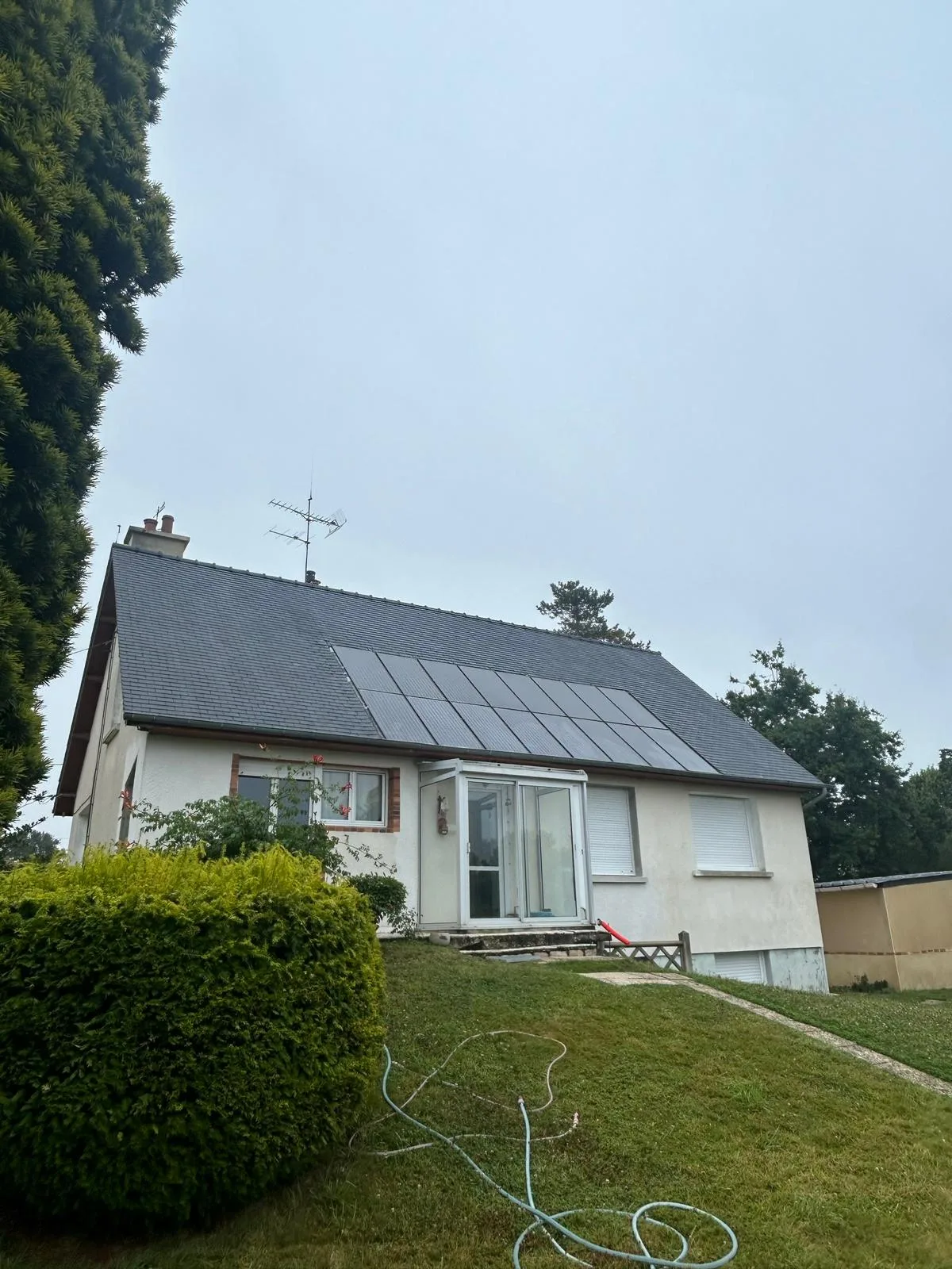 Maison rénovée après réfection toiture et ravalement