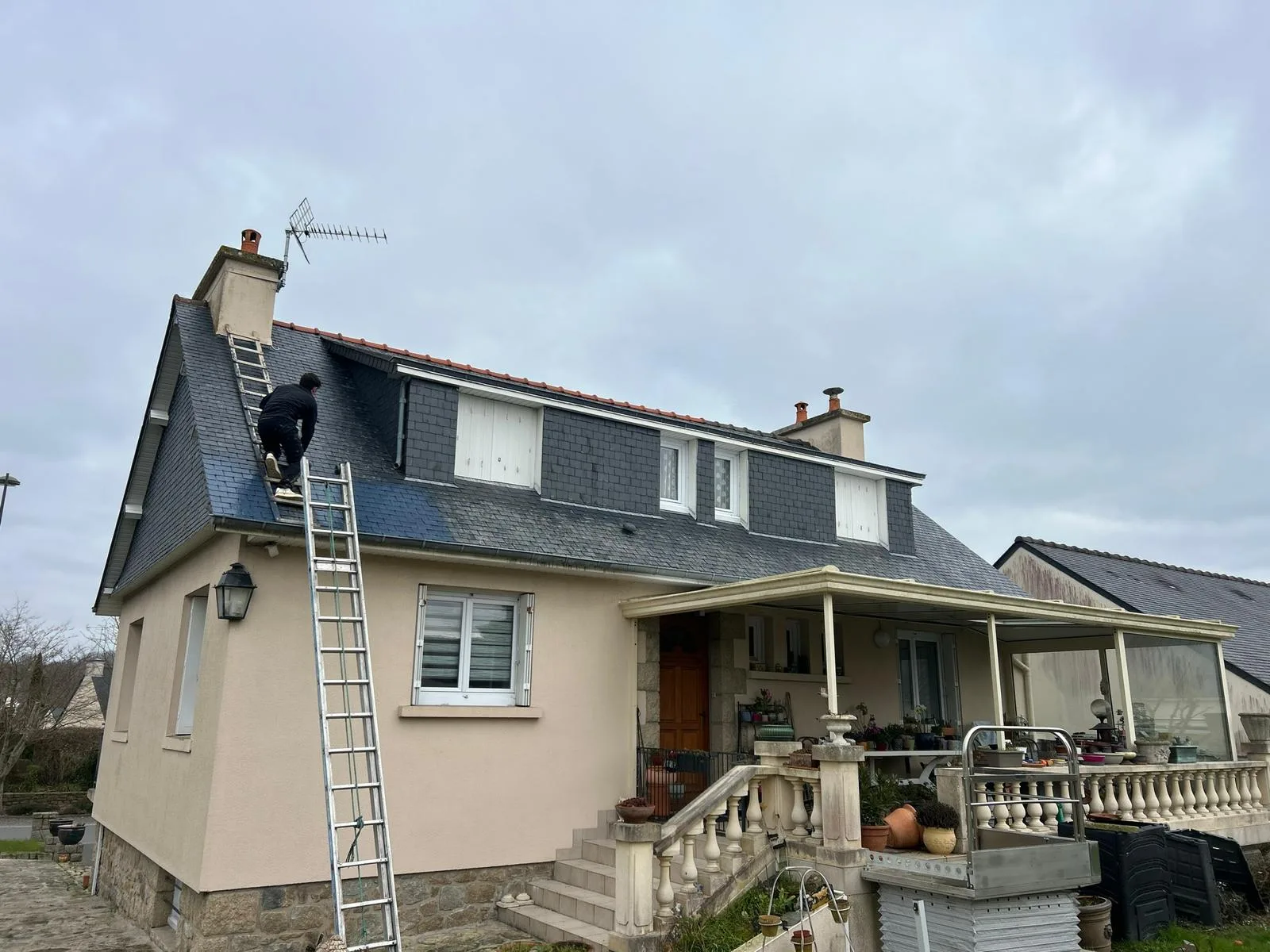 Maison avant rénovation toiture et façade
