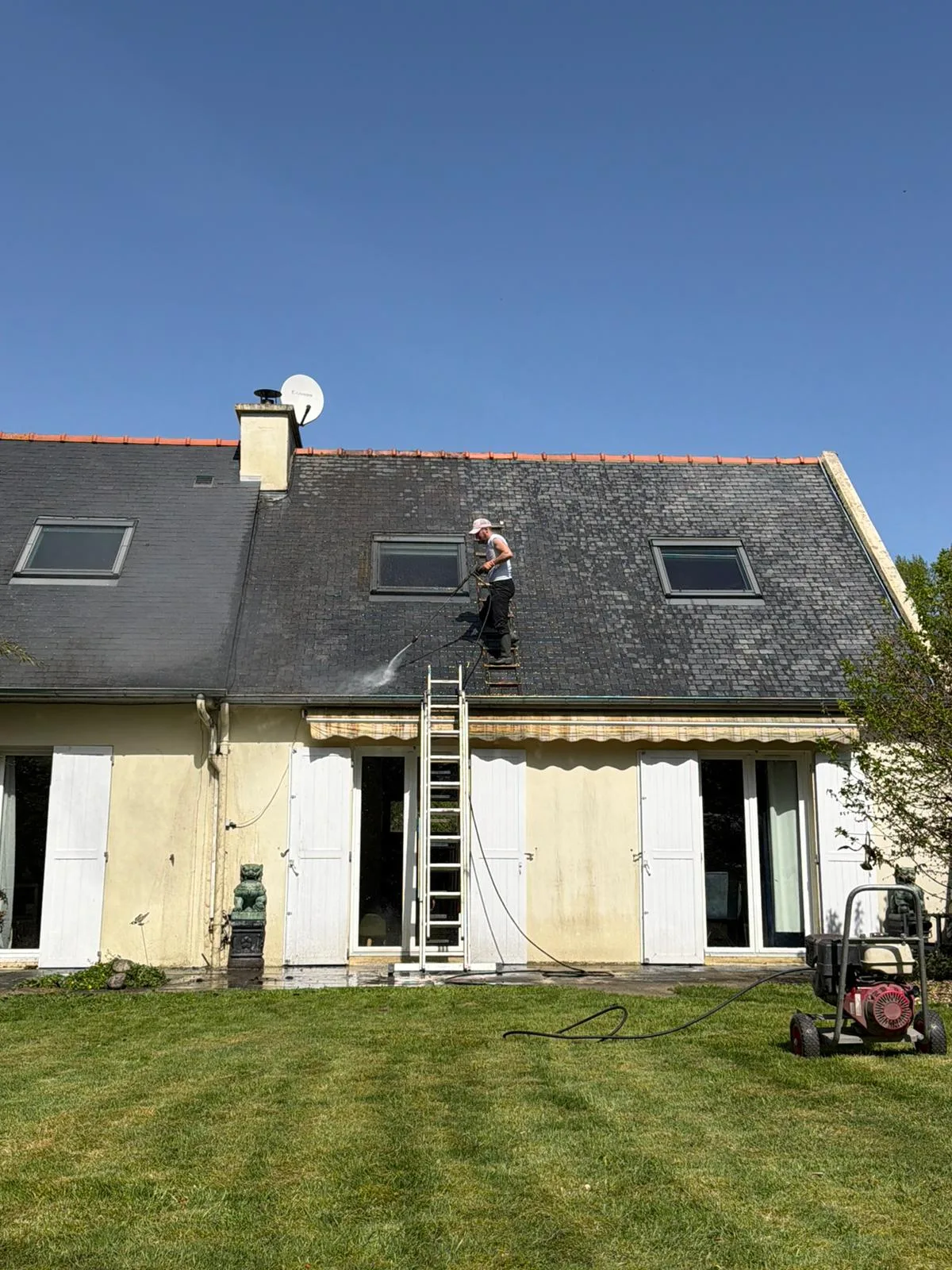 Toiture et façade avant travaux — chantier Sanchez Rénov Ille-et-Vilaine